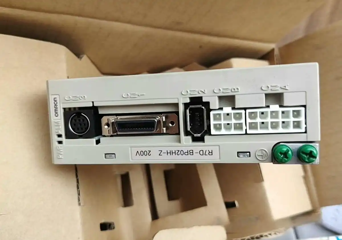 R7D-BP02HH-Z